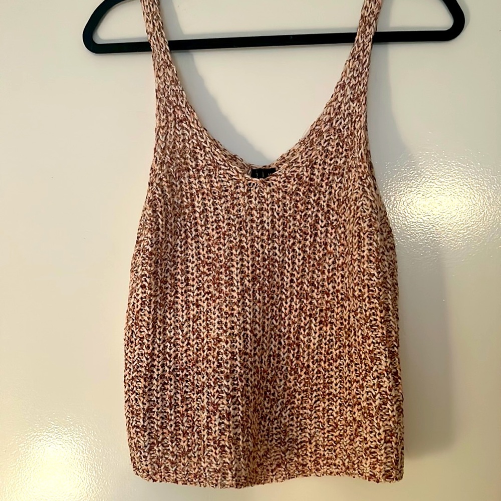 Moon and Madison knit top size M women’s. Blush color